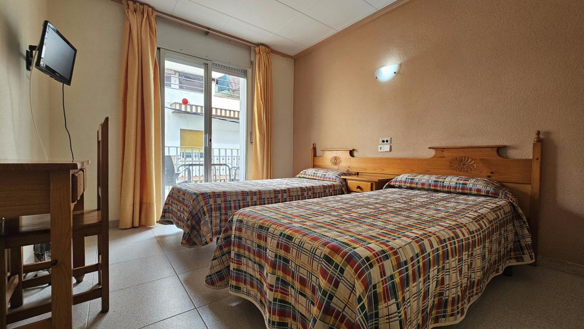 Hostal Los Manos Blanes Zewnętrze zdjęcie