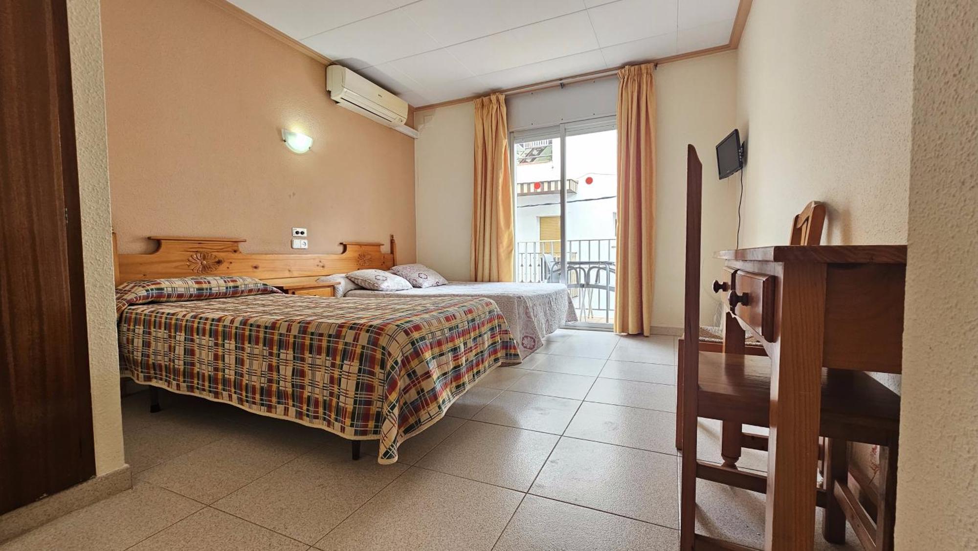 Hostal Los Manos Blanes Zewnętrze zdjęcie