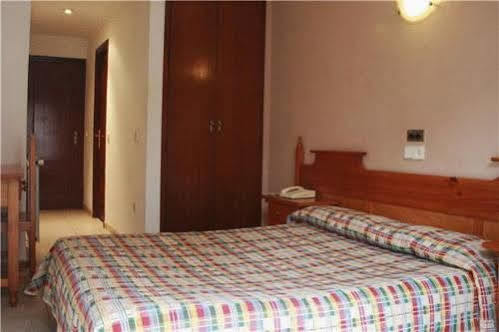 Hostal Los Manos Blanes Zewnętrze zdjęcie